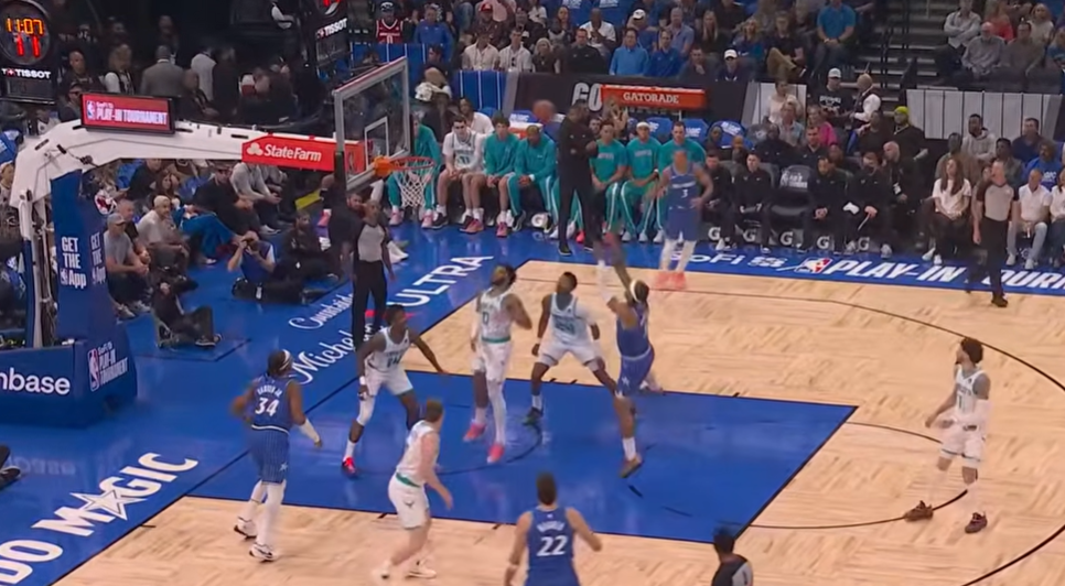 Орландо и Феникс се пласираа во плејофот, Шарлот и Голден Стејт ја завршија сезоната (Видео)