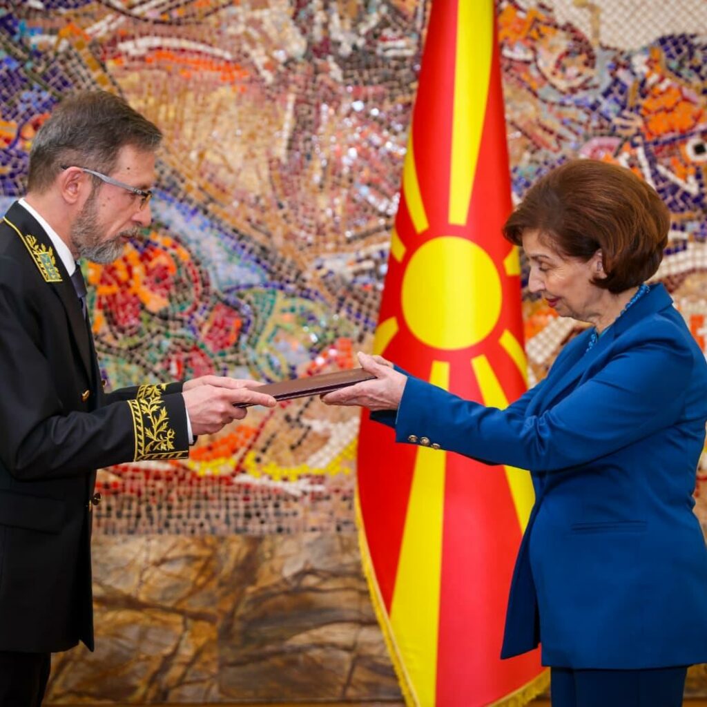 Новиот руски амбасадор ѝ ги предаде акредитивите на Сиљановска