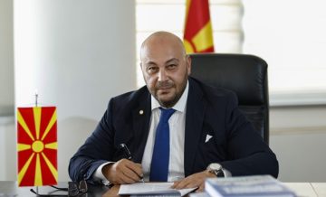 Претседателот на Уставниот суд д-р Костадиновски во дводневна посета на Атина