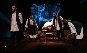 Театарската претстава „Парите се отепувачка“ повторно на репертоарот