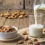 Може ли растителното млеко да биде соодветна замена за животинското млеко?