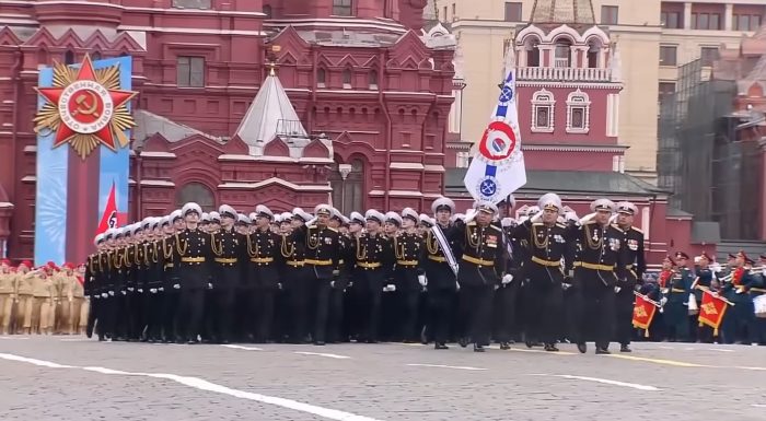 Воената парада во чест на големата победа во Втората светска војна годинава ќе се одржи без приказ на руска воена техника