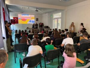 ЦУК ги едуцира учениците во Гостивар за бројот за итни случаи 112