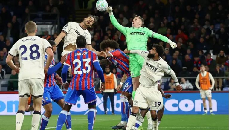 Одбраната која може многу да одлучи во Премиер лига