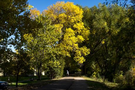 Променливо облачно со сончеви периоди