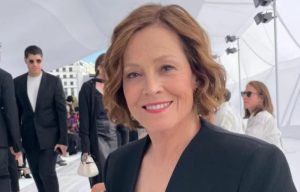 (ФОТО) Ѝ рекле дека е превисока, неталентирана, но верувала во себе и освоила Оскар: Животната приказна на Сигурни Вивер