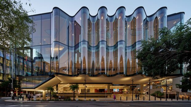 Glasshouse Theatre ја редефинира современата театарска архитектура