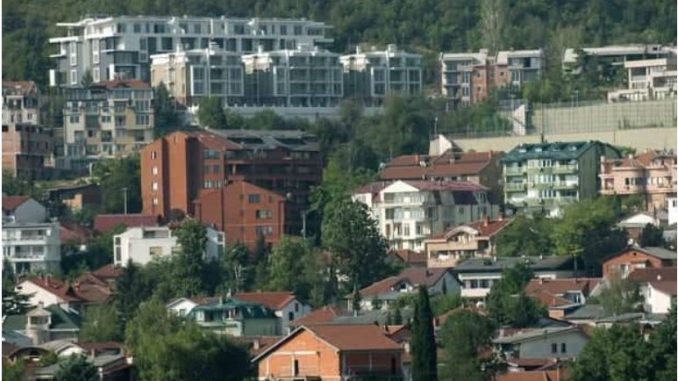 Жителите на Водно се жалат на небезбедни улици без тротоари и пешачки, најавија протест