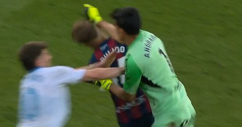 ВИДЕО: Огромна суспензија за голманот-тепач на Сарагоса!