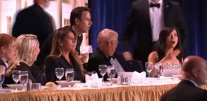 (ВИДЕО) Пукање на вечера во Белата куќа: Трамп евакуиран, погоден агент на Тајната служба