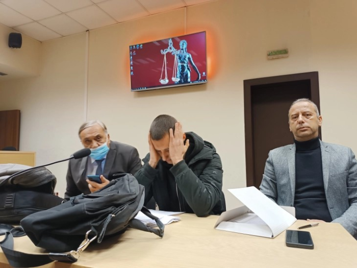 СУДЕЊЕ НА ЈОВАНОВСКИ: Вознемирувачки снимки беа пуштени во судница – Стојанче ја тепал Ивана неколку часа пред трагедијата