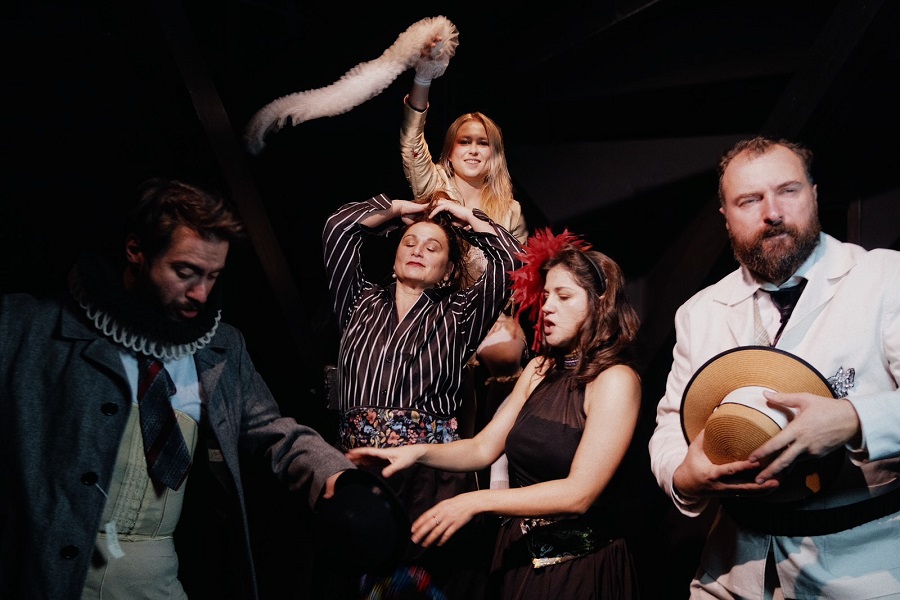 Македонската претстава „Кокошка“ селектирана на реномираниот фестивал на современа драма „Kolyada-Plays“ 2026