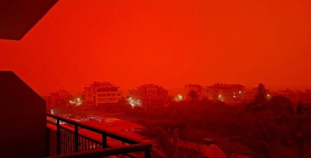 Силна бура ја зафати Грција, едно лице загина – зацрвене небото над Крит