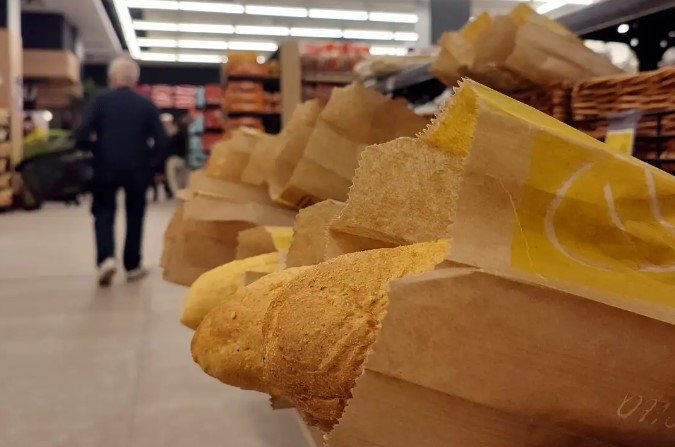 Владата анализира дали има основа за поскапување на лебот, ако нема – ќе следат казни