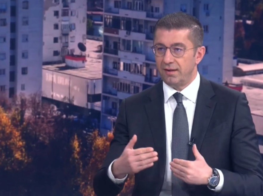 Мицкоски: Транзицијата создаде малкумина богати, а многумина разочарани – затоа младите се иселуваат