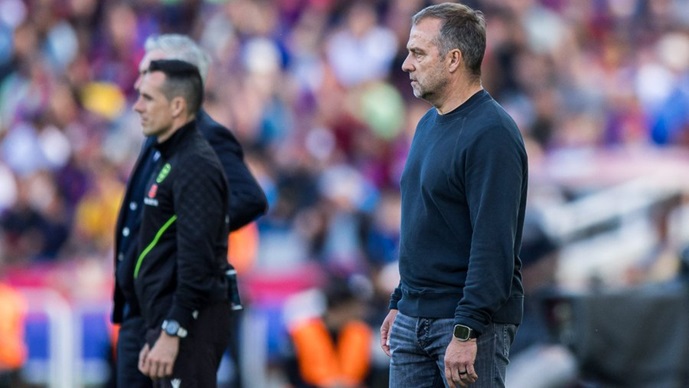 Флик сака да продолжи со Барселона, има две причини