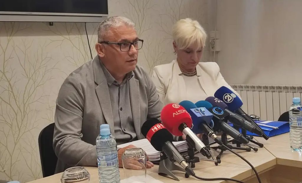 Се постапува по препораките на ДПИ, прекинато е студирањето на седум магистранди и на четворица докторанди, велат од Филозофски