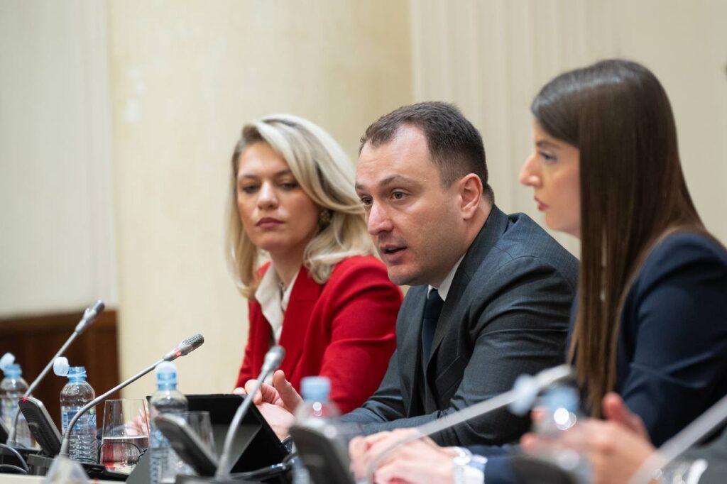 Безбедноста на децата во дигиталниот простор бара системски и одговорен пристап