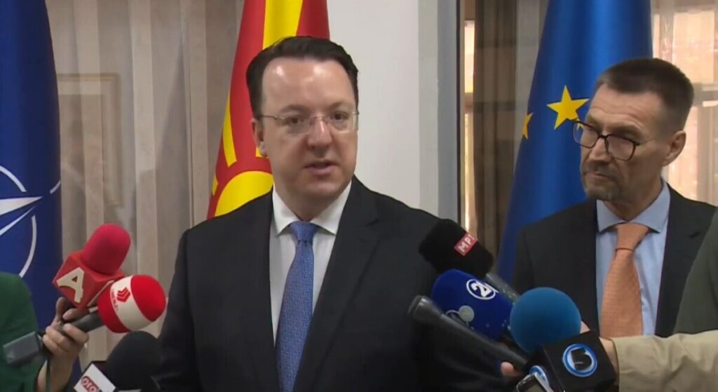 Николоски: МЖ Транспорт ќе набавува најмалку 5 нови локомотиви