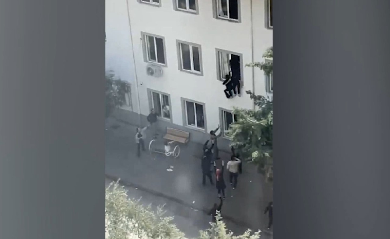 Масакр во училиште во Турција, 14-годишен ученик усмрти соученици и наставник