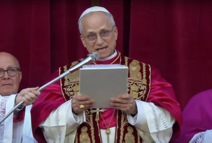 Папата Лав XIV ја започнува најдолгата посета на Африка во својот понтификат