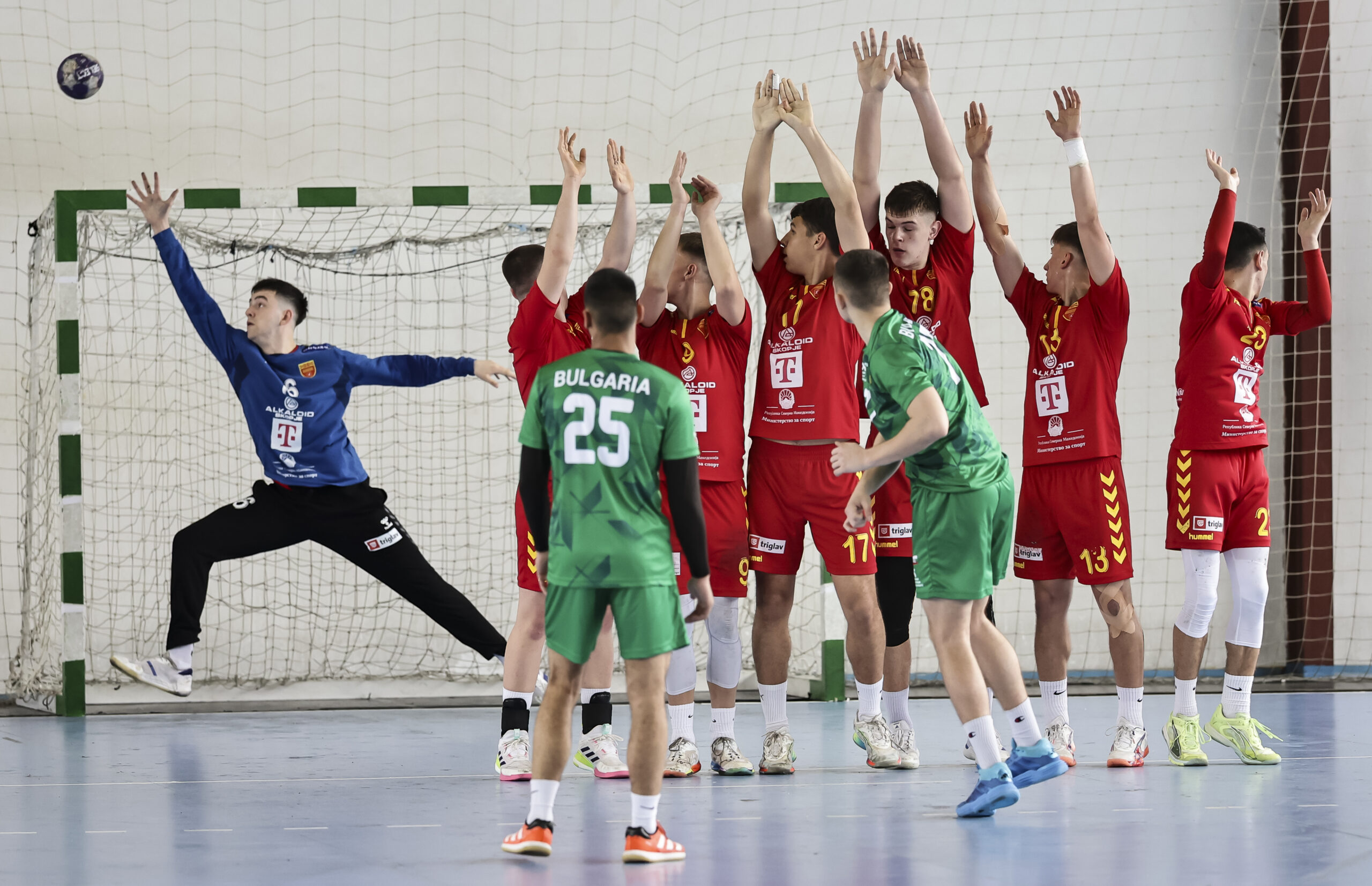 ДЕНЕСКА НА ТЕРЕНИТЕ: Кадетите и кадетките во битка за полуфинале на СП