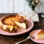 Идеален десерт за Велигден – рецепт за Баскиска торта од сирење што го освои светот, иако е изгорена