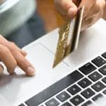 Македонците најмногу ги користат платежните картички во странство за онлајн купување на авио-билети и резервирање на хотели