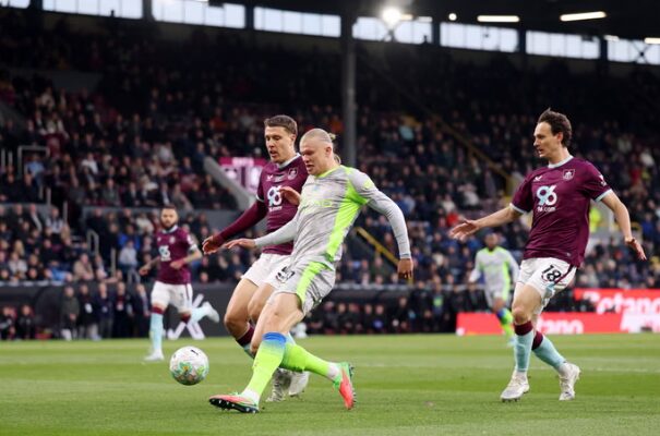 (Видео) Сити победи на „Турф Мур“, ја презеде челната позиција и го испрати Барнли во Чемпионшип