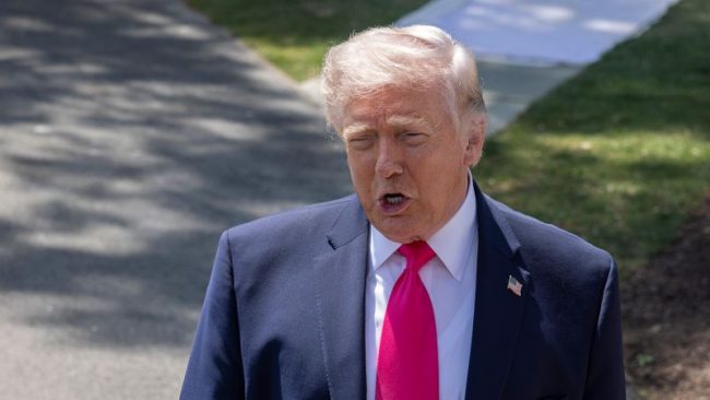 ЌЕ ИМА БОМБАРДИРАЊА АКО НЕМА НАПРЕДОК ВО ПРЕГОВОРИТЕ СО ИРАН, КАЖА ТРАМП ПРЕД ИСТЕКОТ НА ПРИМИРЈЕТО