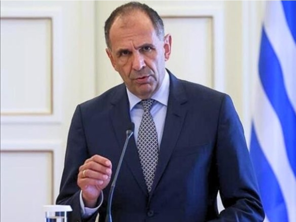 Иран нападна грчки товарен брод во Ормутскиот теснец