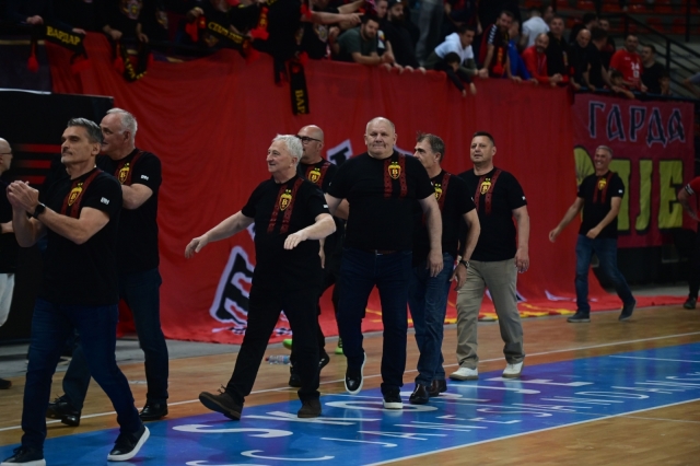 Роденденско славје во Скопје: Вардар ги собра легендите на едно место (ФОТОГАЛЕРИЈА)