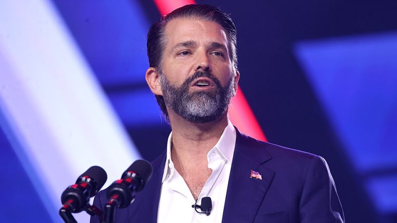 Синот на Доналд Трамп пристигна во Бања Лука, на аеродромот го пречека организацискиот секретар на СНСД – Игор Додик