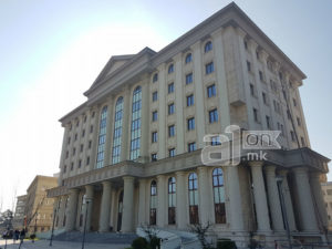 Кривична за двајца службеници од Кривичниот суд, едниот е во затвор, другиот во домашен притвор