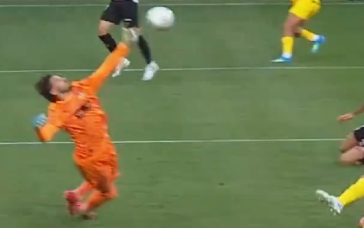 Столе Димитриевски со феноменална одбрана ја спаси победата на Валенсија (ВИДЕО)