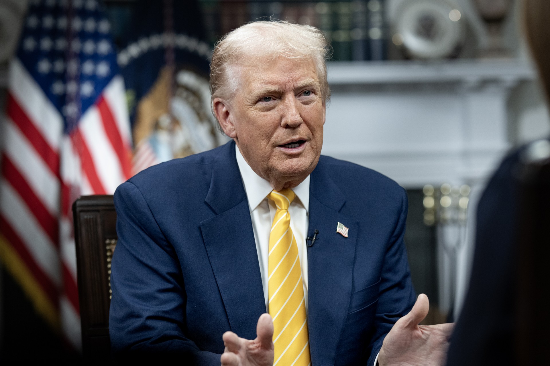 Истекува ултиматумот на Трамп до Иран, светот чека разврска во ноќните часови