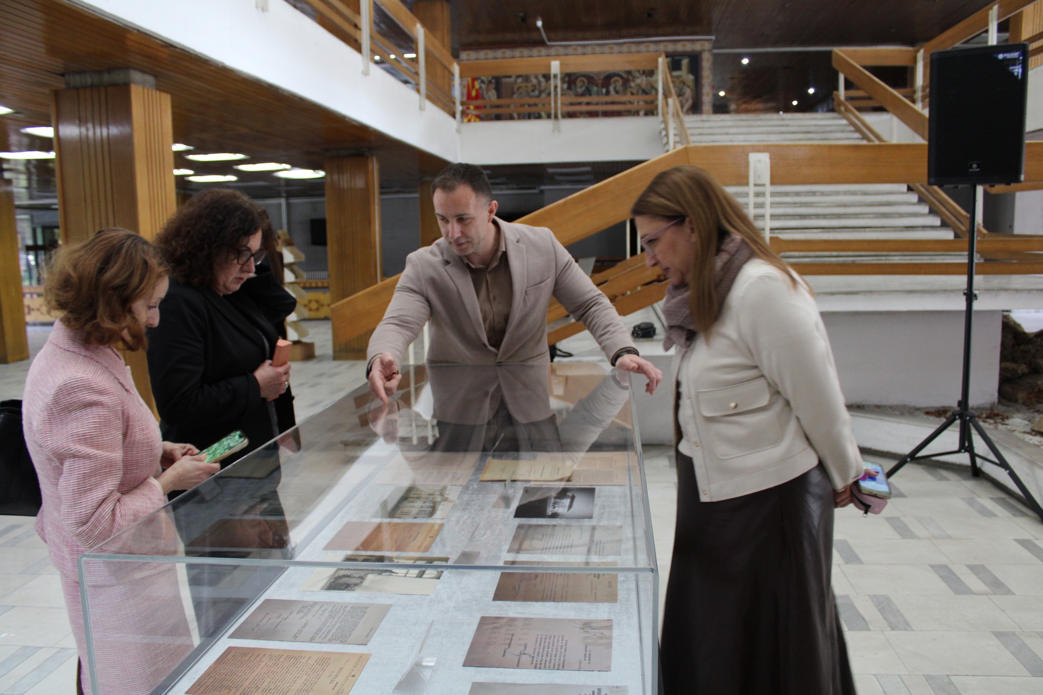 Делегација од бугарската национална библиотека во посета на НУБ, потпишан Меморандум за соработка