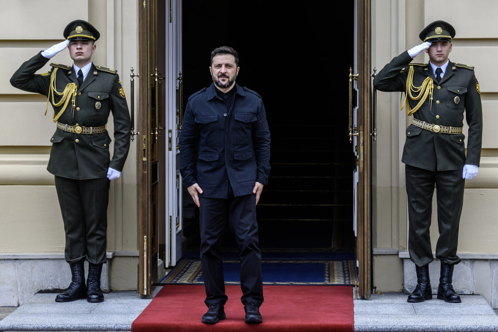 Русија може да објави општа мобилизација за голем напад врз Украина или Балтикот, вели Зеленски