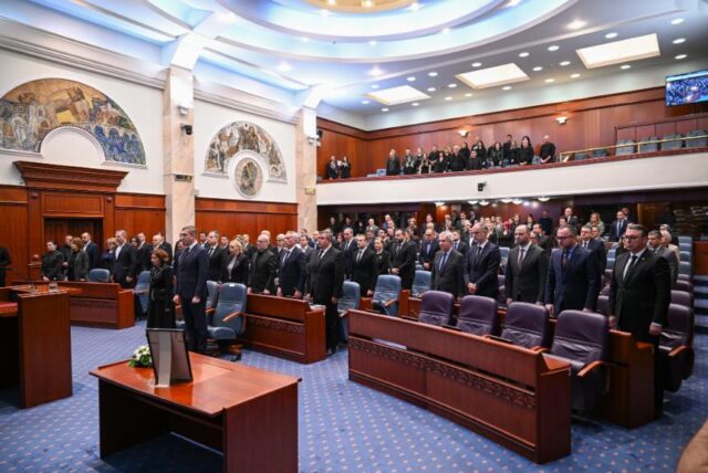 „Пратеници без резервна татковина“: Политички популизам или спречување влијанија од други земји во спроведувањата на политиките во Македонија?