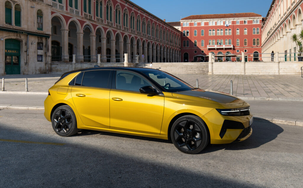 Новата Opel Astra во Македонија со почетна цена од 26.490 евра