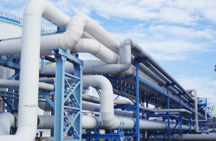 Вториот најголем производител на ОПЕК го согорува сопствениот гас, а потоа купува ирански