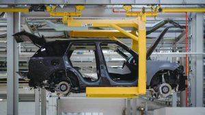 Затворениот Ормуски Теснец го загрозува и производството на автомобили