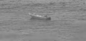 (ВИДЕО) Американците дигнаа во воздух уште еден брод во Пацификот – двајца мртви