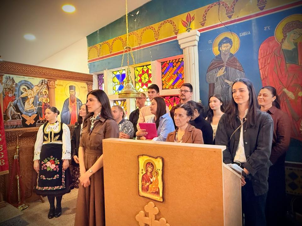 Важен ден за македонската црква во Париз – архиепископот служеше литургија, осветен и иконостасот на црквата