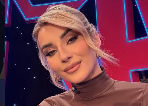 Скандал на забава: Пејачката скокнала врз менаџерот и му удрила шлаканица