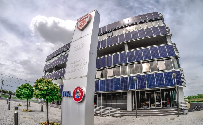 Инцидент во Куманово, суспендиран теренот на Башкими, оштетен автобусот на Струга Трим Љум