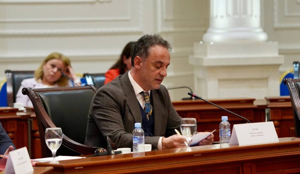 Алиу: Набавивме 100 нови амбулантни возила, значително го унапредуваме капацитетот на здравствениот систем