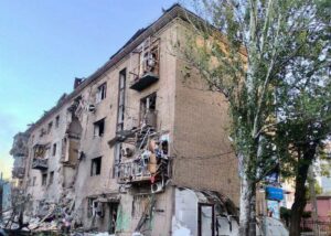 Жена загина во напад врз Запорожје, оштетени куќи и згради