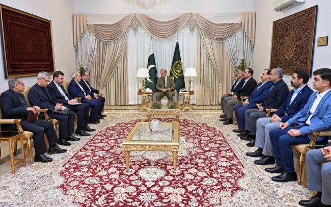 ИРАНСКИОТ МИНИСТЕР АРАГЧИ ОТПАТУВА ЗА МОСКВА, ТРАМП МУ КАЖА ДА СЕ ЈАВИ АКО САКААТ ДА ПРЕГОВАРААТ