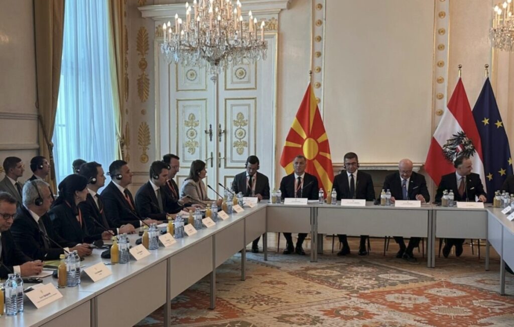 Хоџа пред бизнис заедницата во Виена: Отворени сме за зелени инвестиции за да обезбедиме одржлива иднина